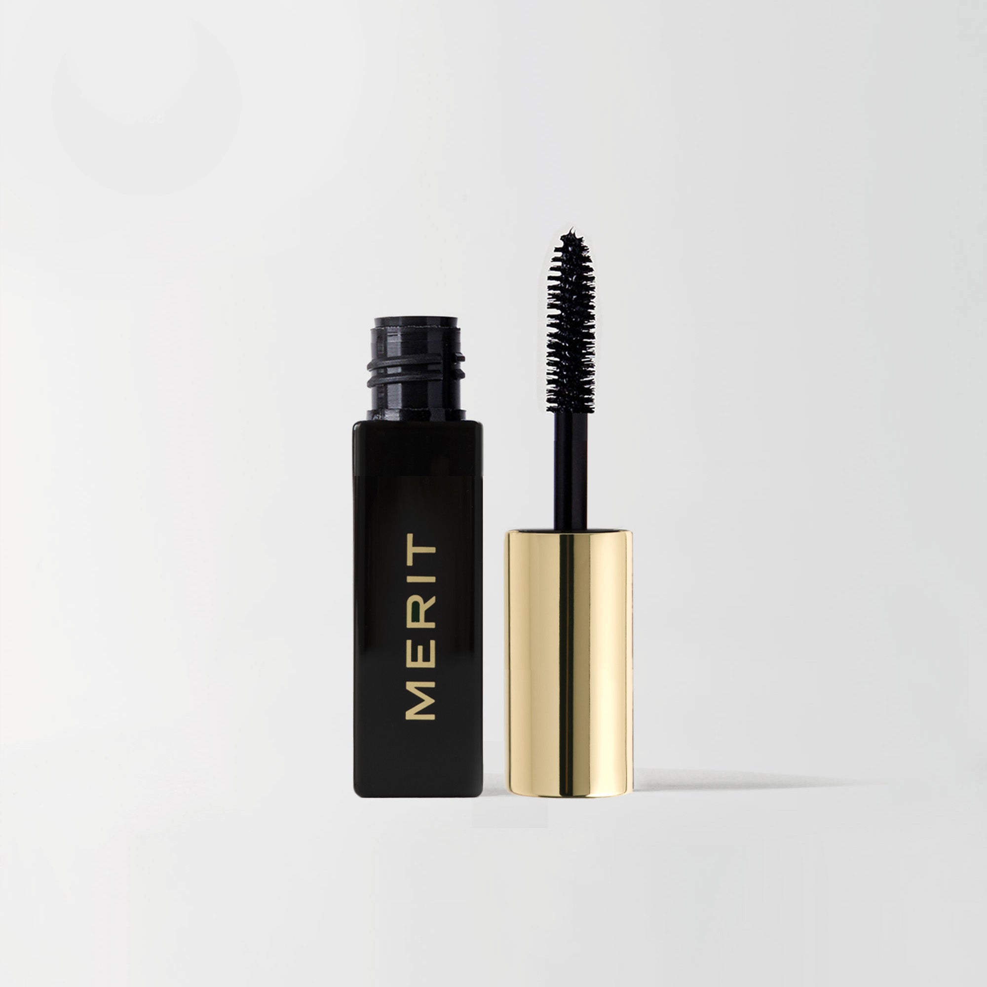 CleanLash-Travel-UncappedHero_893c3879-4b90-4431-aa93-24cf29310e0b.jpg