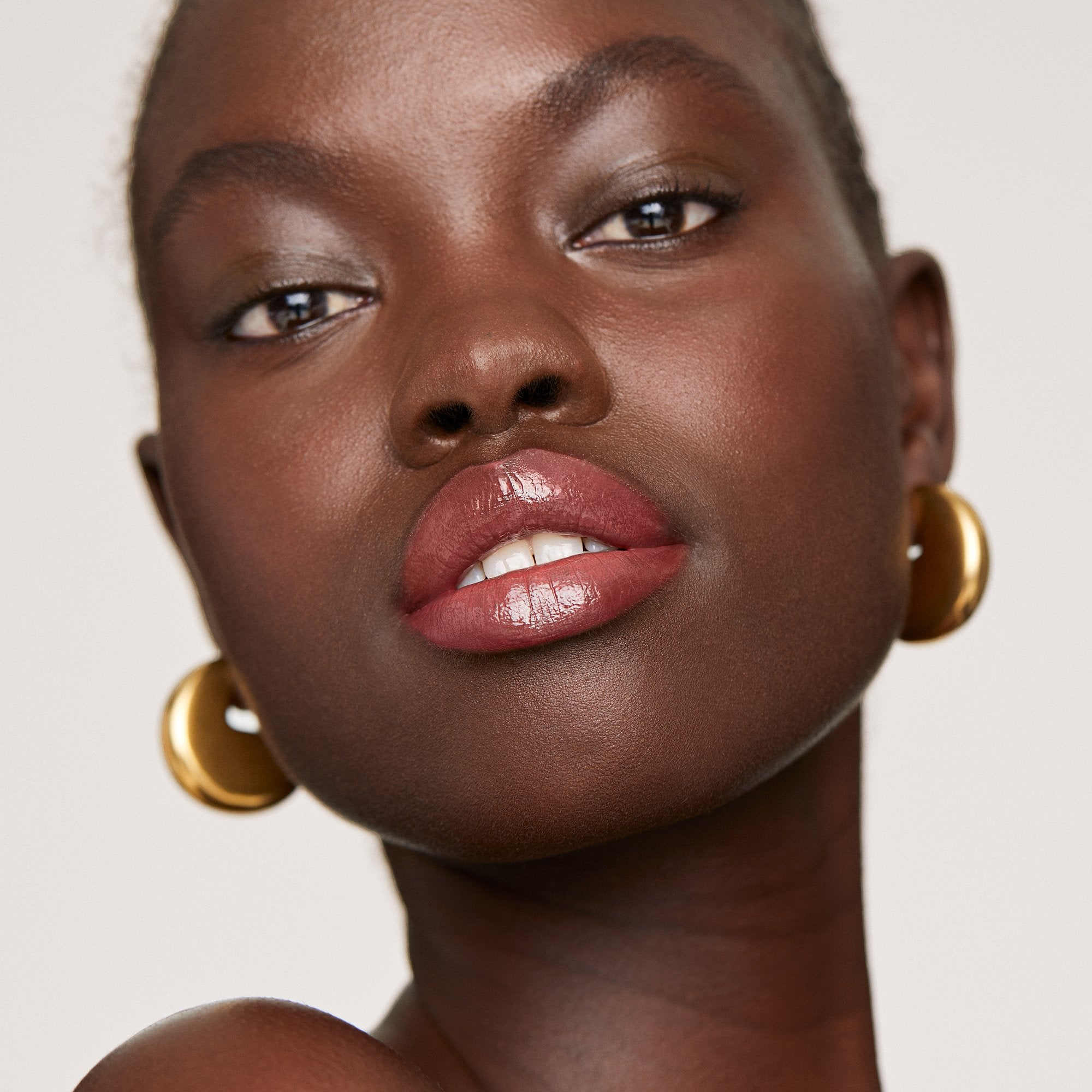 MeritShadeSlickPinkBeetModel_3_ad93fb87-0838-4df6-87f5-3238eb0938fa.jpg